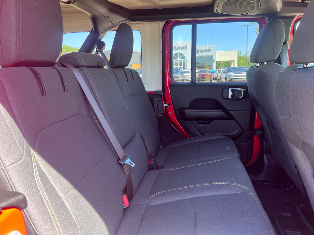 Certified 2025 Jeep Wrangler Sahara image 13