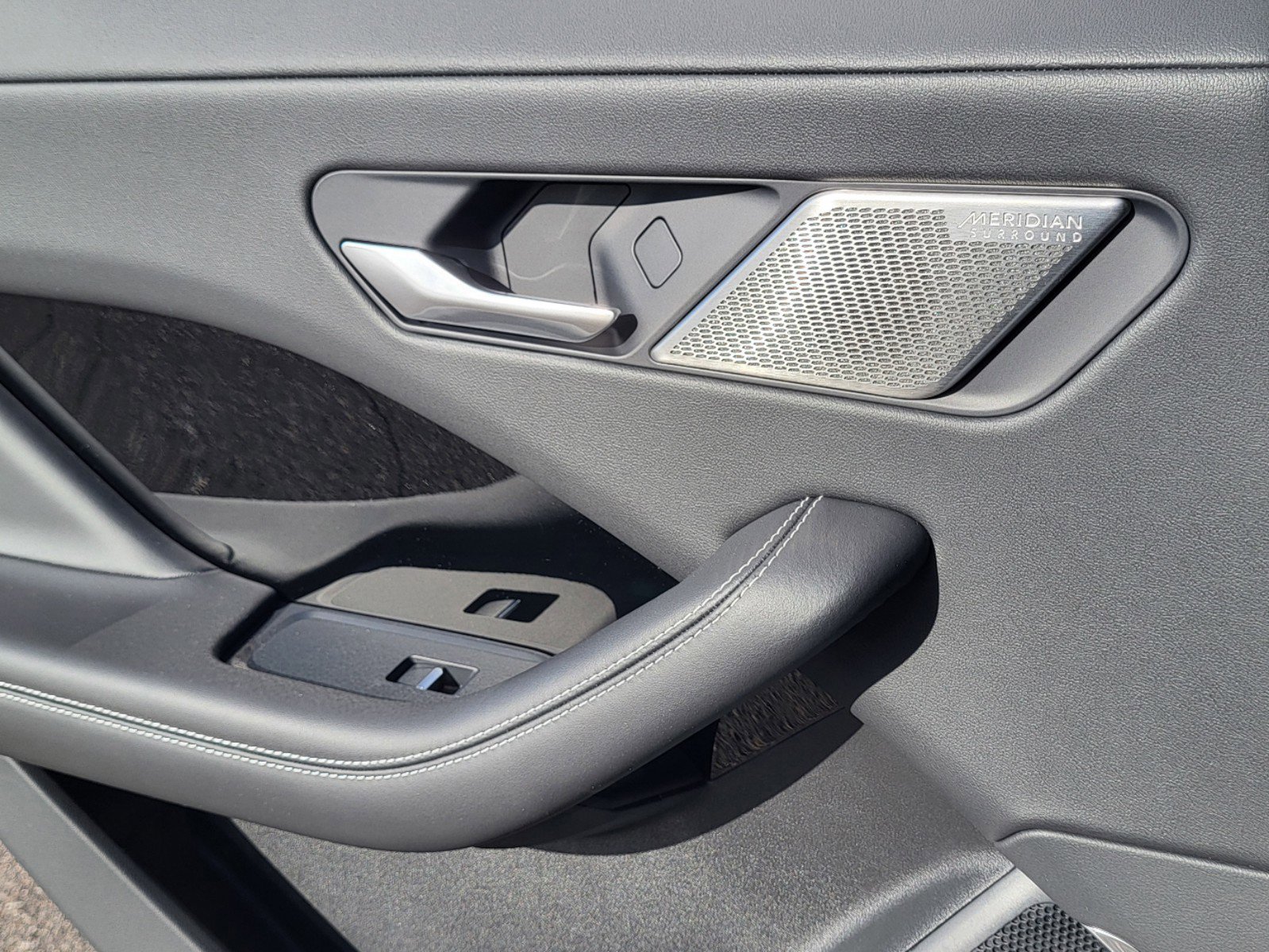 New 2024 Jaguar I-PACE R-Dynamic HSE image 19