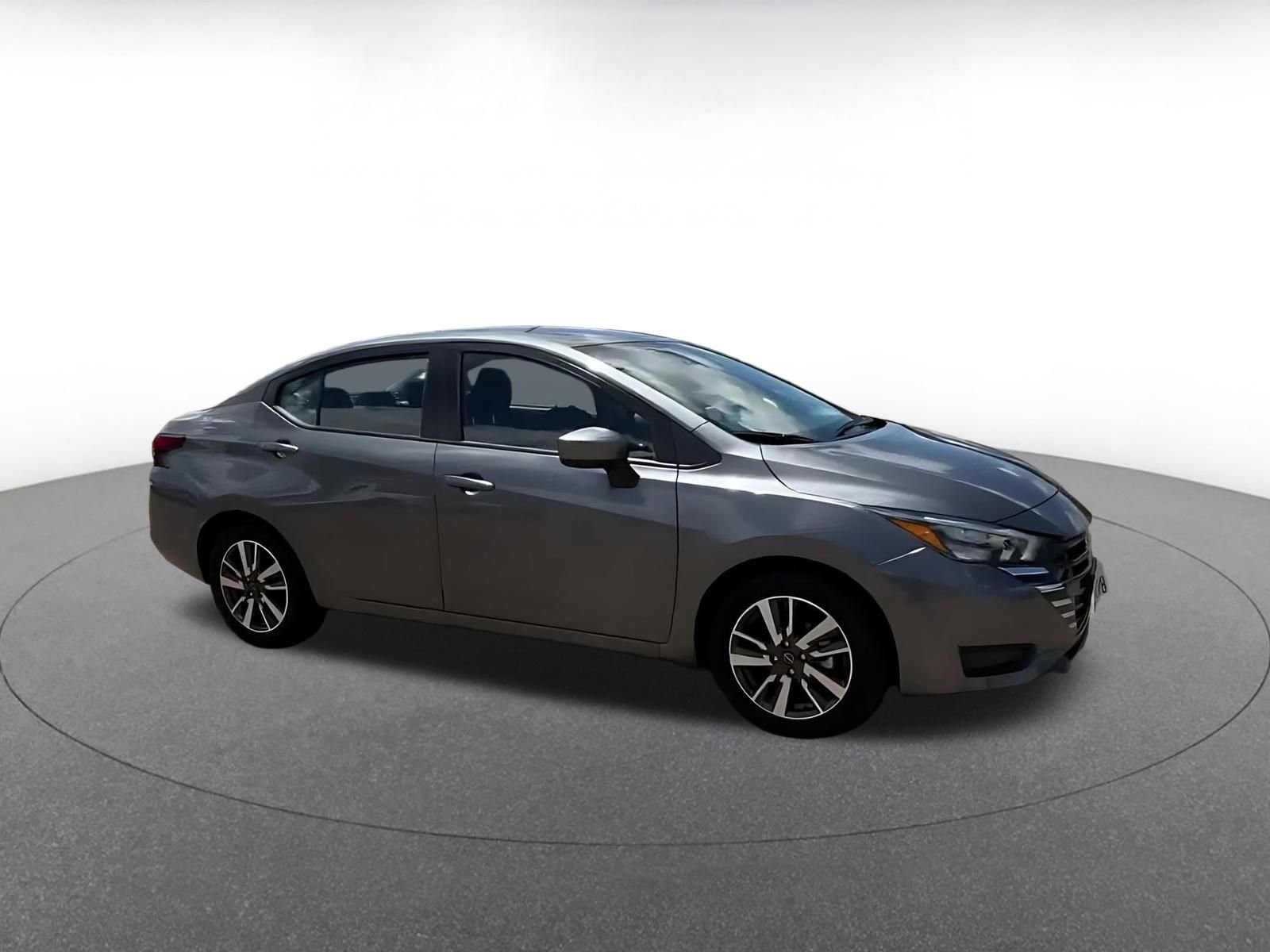 Used 2025 Nissan Versa SV FWD image 2