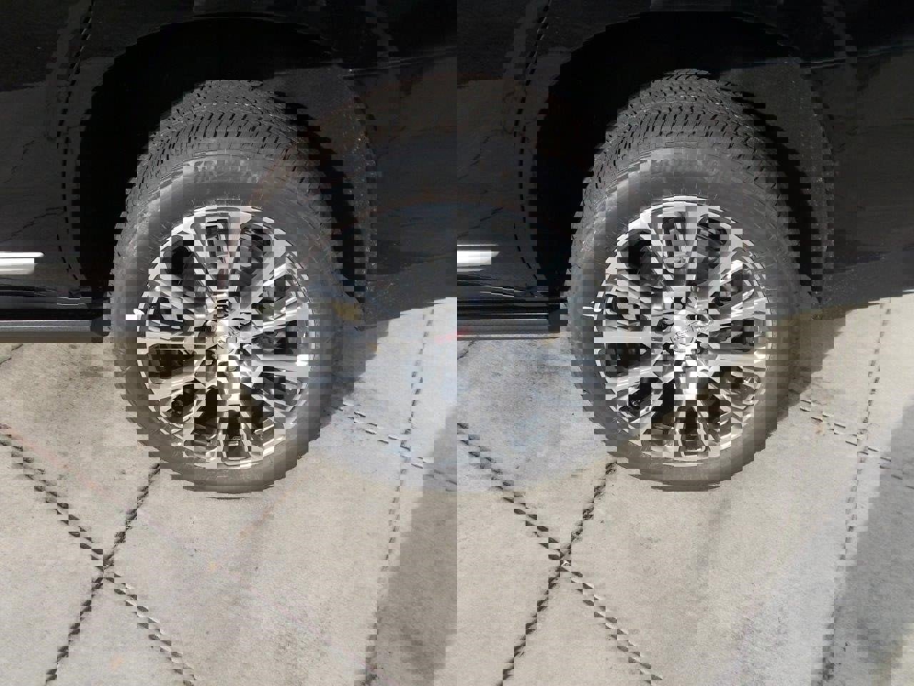 New 2026 GMC Yukon Denali w/ Denali Reserve Package image 10