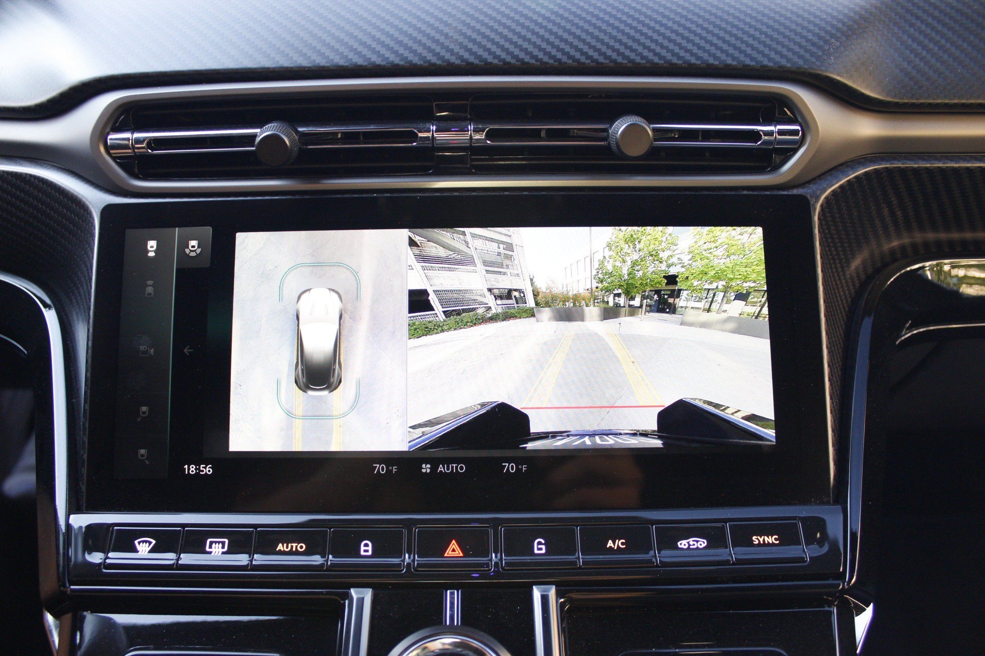 Used 2025 Aston Martin V8 Vantage Coupe RWD image 34