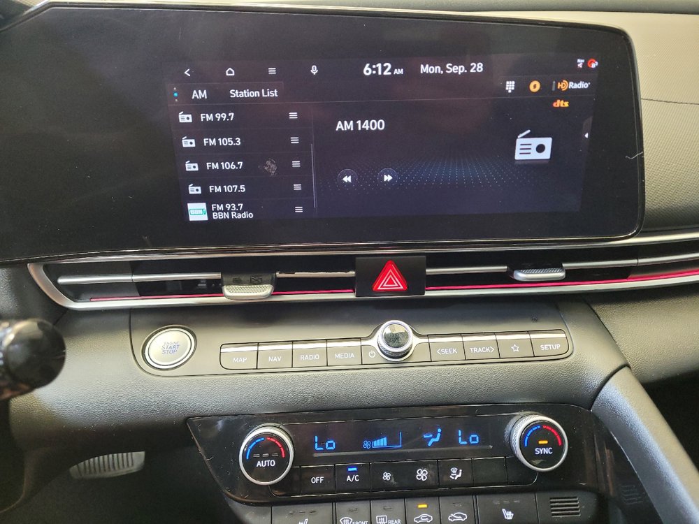 Used 2025 Hyundai Elantra SEL FWD image 25