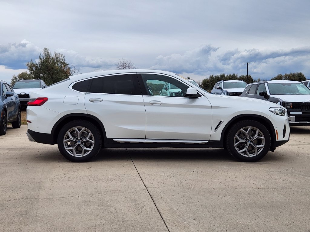 Used 2024 BMW X4 xDrive30i w/ Parking Assistance Package AWD/4WD image 4