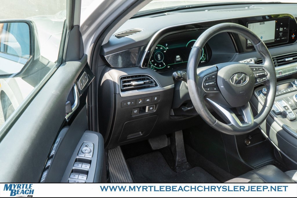 Used 2022 Hyundai Palisade Limited w/ Cargo Package image 16
