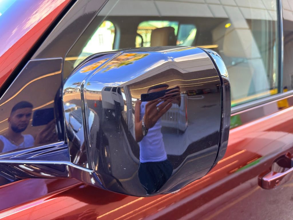 Used 2023 Land Rover Defender 130 SE image 10