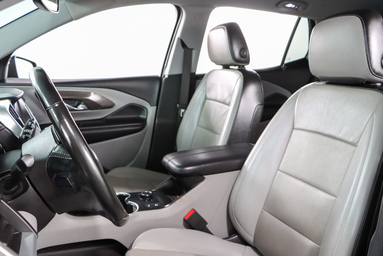 Used 2023 GMC Terrain SLT image 23