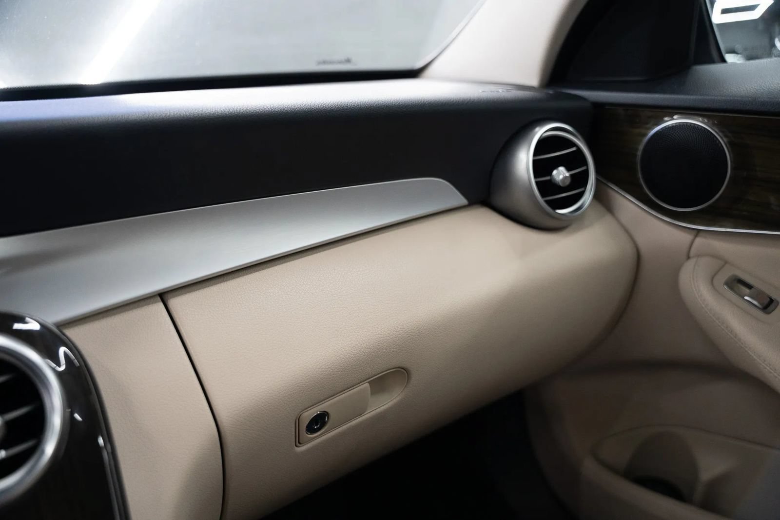 Used 2019 Mercedes-Benz C 300 Sedan image 38