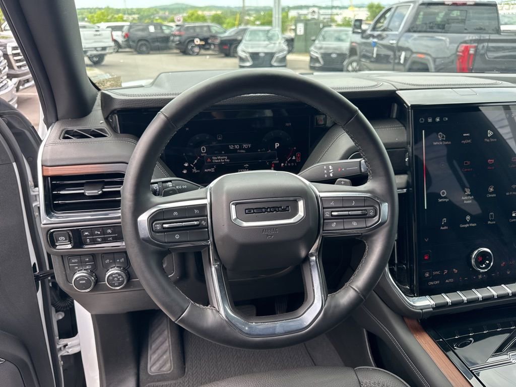 Used 2025 GMC Yukon Denali AWD/4WD image 13