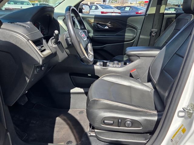 Used 2020 GMC Terrain Denali w/ Denali Premium Package FWD image 5