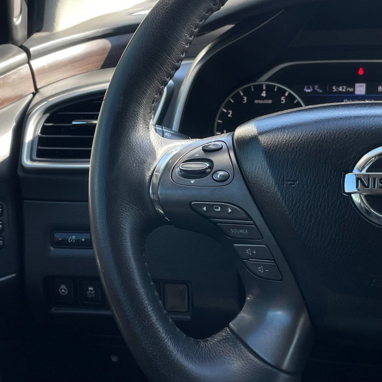 Used 2019 Nissan Murano Platinum w/ Cargo Package FWD image 14
