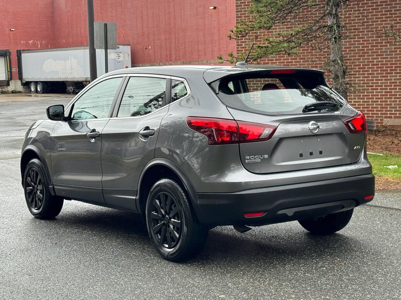 Used 2019 Nissan Rogue Sport S AWD/4WD image 4
