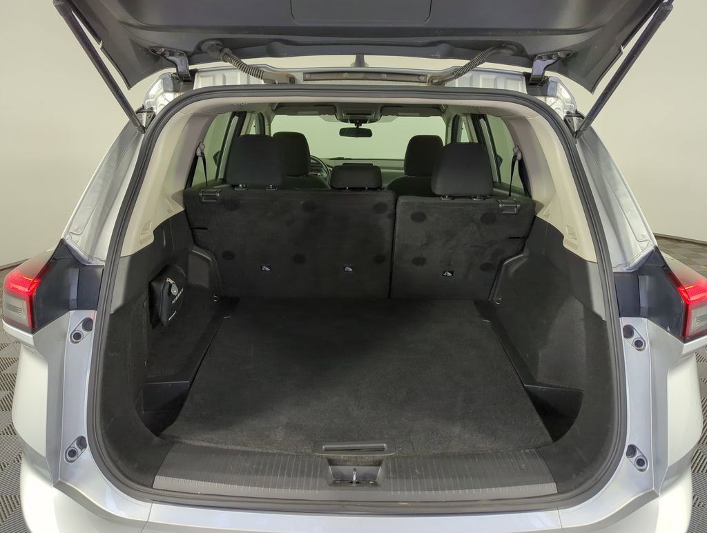 Used 2024 Nissan Rogue S image 29