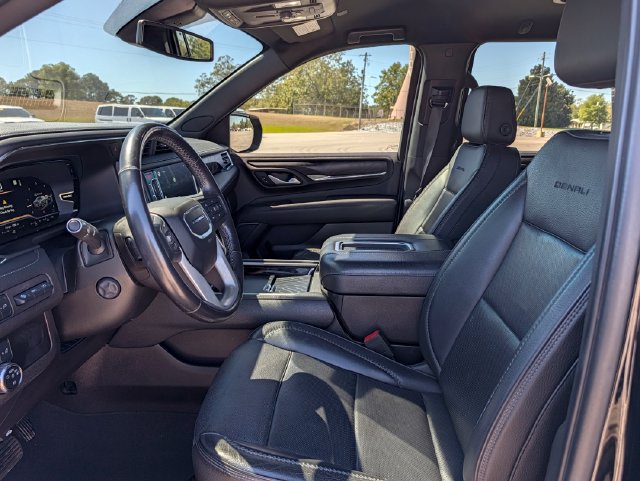 Used 2022 GMC Yukon XL Denali AWD/4WD image 8