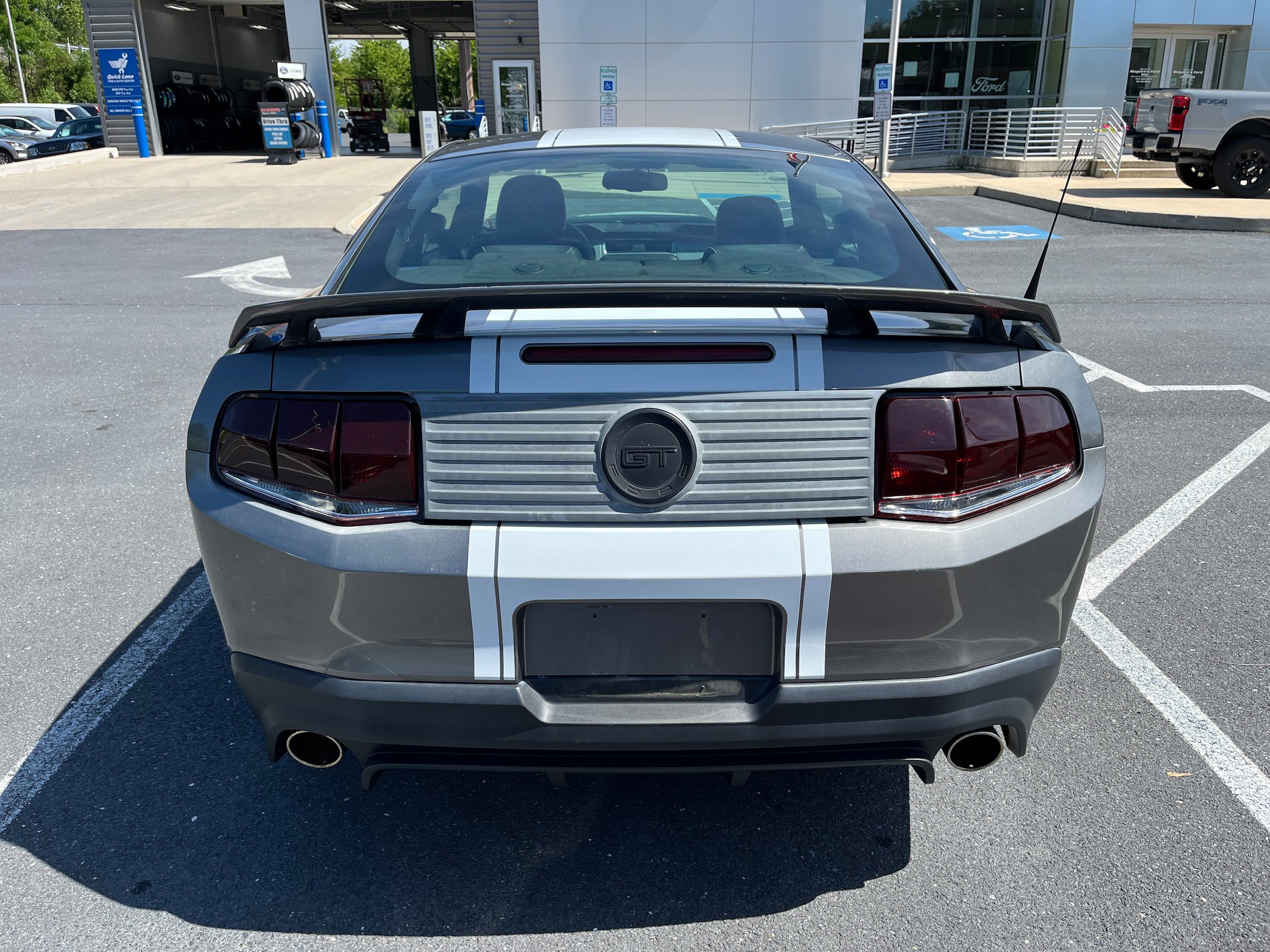 Used 2010 Ford Mustang GT Premium RWD image 5