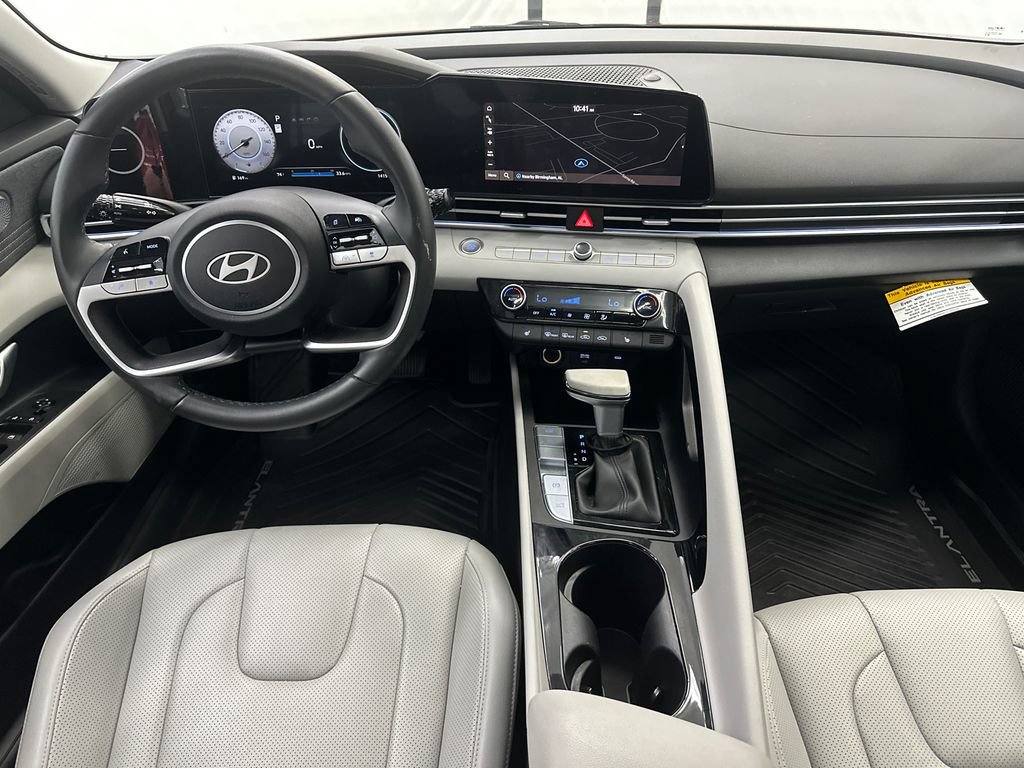 Used 2025 Hyundai Elantra Limited FWD image 22