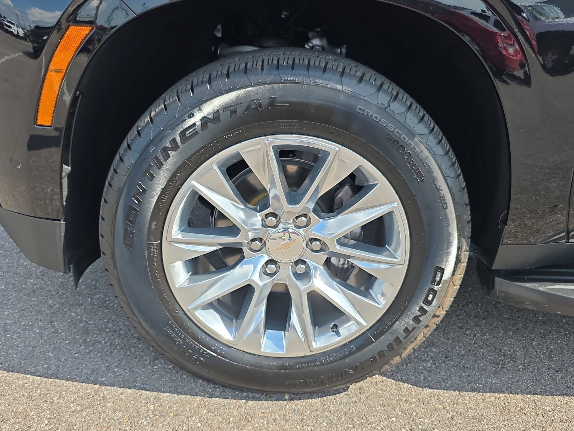 Used 2026 Chevrolet Suburban Premier w/ Sun And Tow Package RWD image 9
