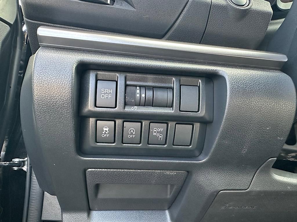 Used 2020 Subaru Crosstrek 2.0i Limited w/ Moonroof Package w/Navigation image 23