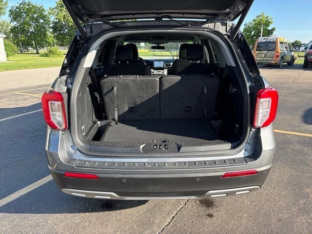 Used 2024 Ford Explorer XLT w/ Equipment Group 202A AWD/4WD image 13