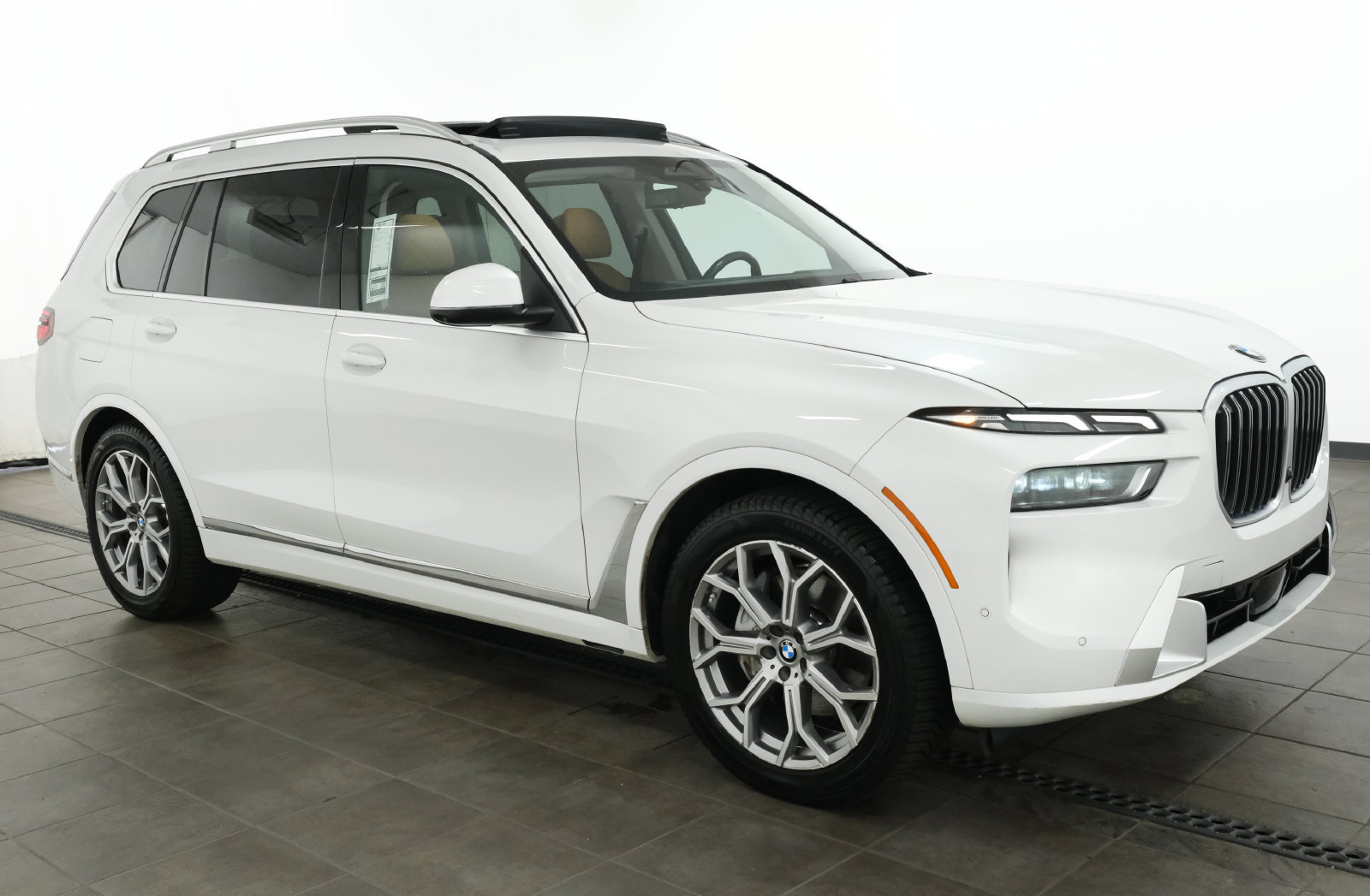 Used 2024 BMW X7 xDrive40i w/ Premium Package AWD/4WD image 7