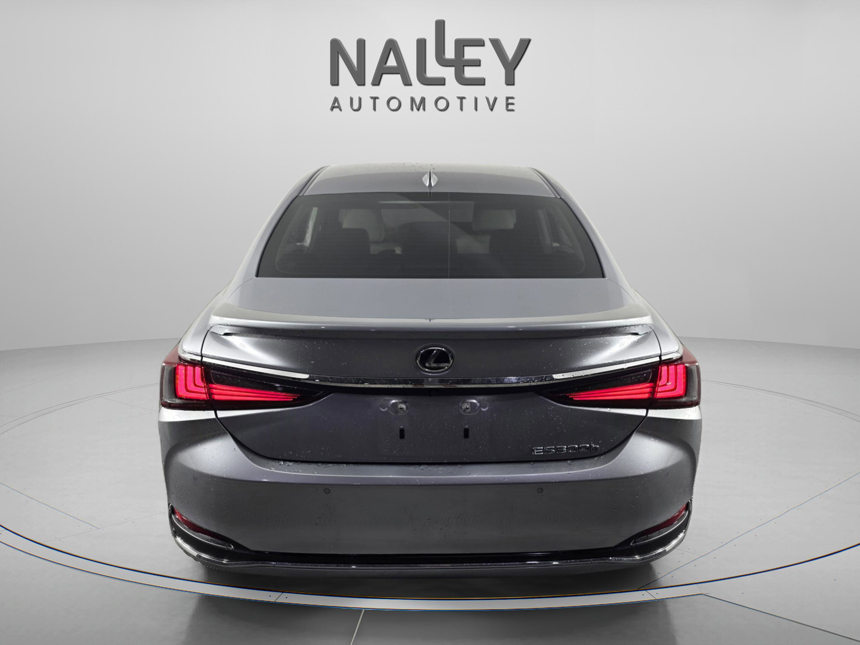 Certified 2025 Lexus ES 300h w/ Technology Package image 4