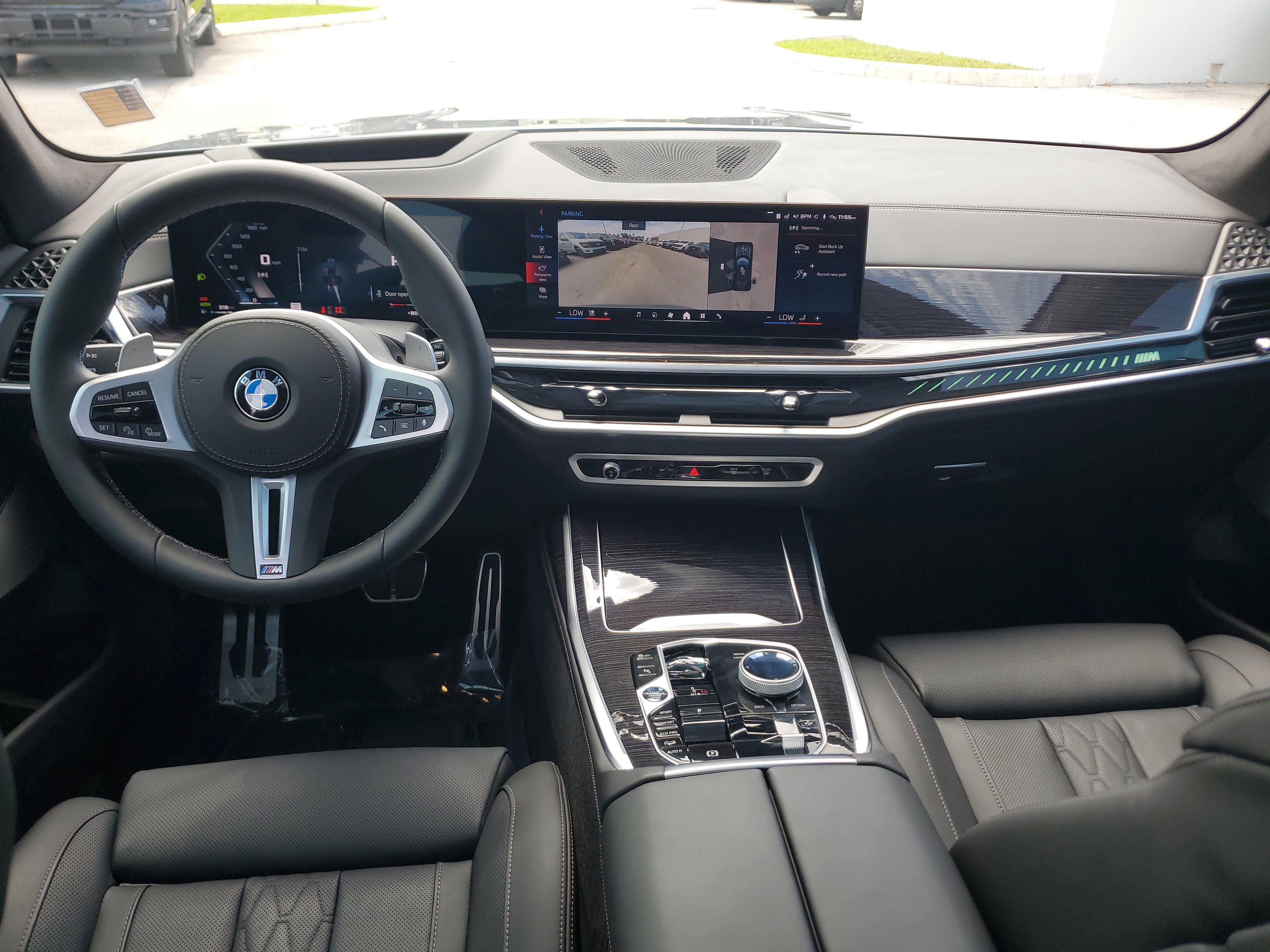 Used 2025 BMW X7 M60i w/ Executive Package image 19