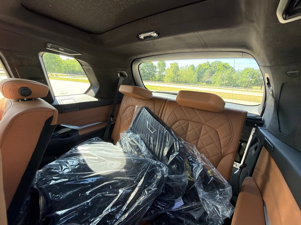 New 2027 BMW X7 xDrive40i w/ Executive Package AWD/4WD image 23