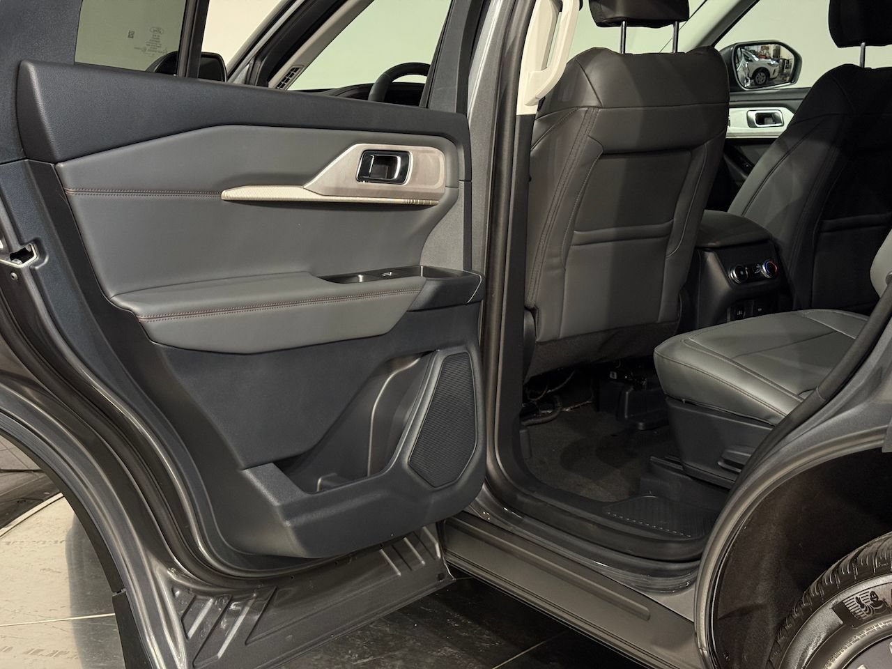 New 2026 Ford Explorer Active w/ Active Comfort Package AWD/4WD image 34