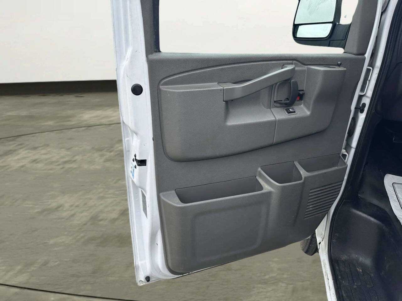 Used 2020 Chevrolet Express 2500 Extended w/ Driver Convenience Package RWD image 10