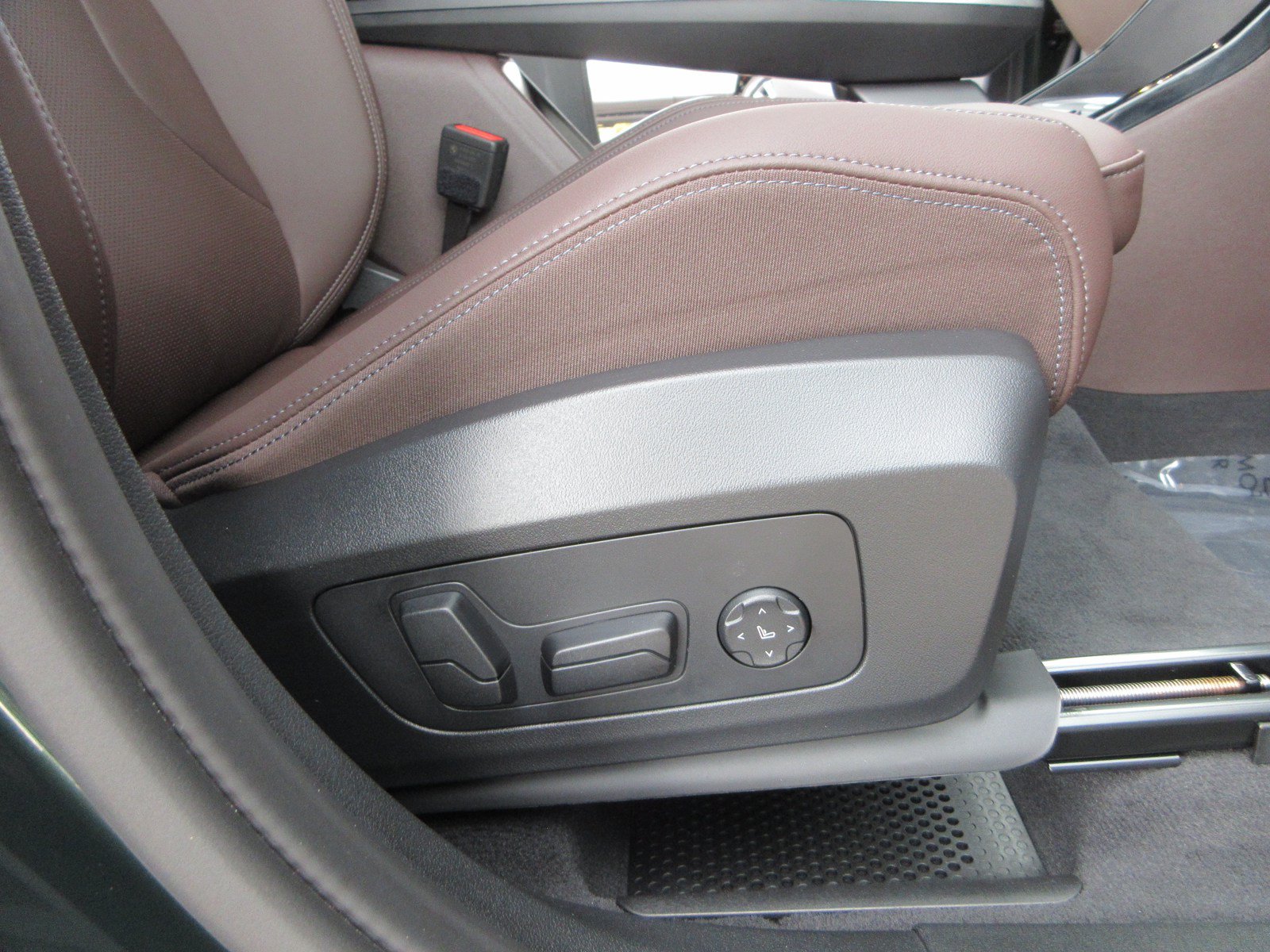Used 2025 BMW X1 xDrive28i w/ Premium Package AWD/4WD image 27