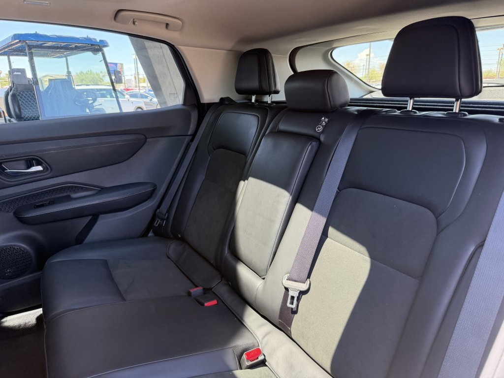 Used 2023 Nissan Ariya FWD image 35