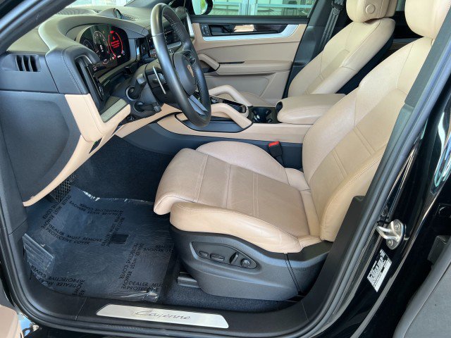Used 2024 Porsche Cayenne Coupe image 10