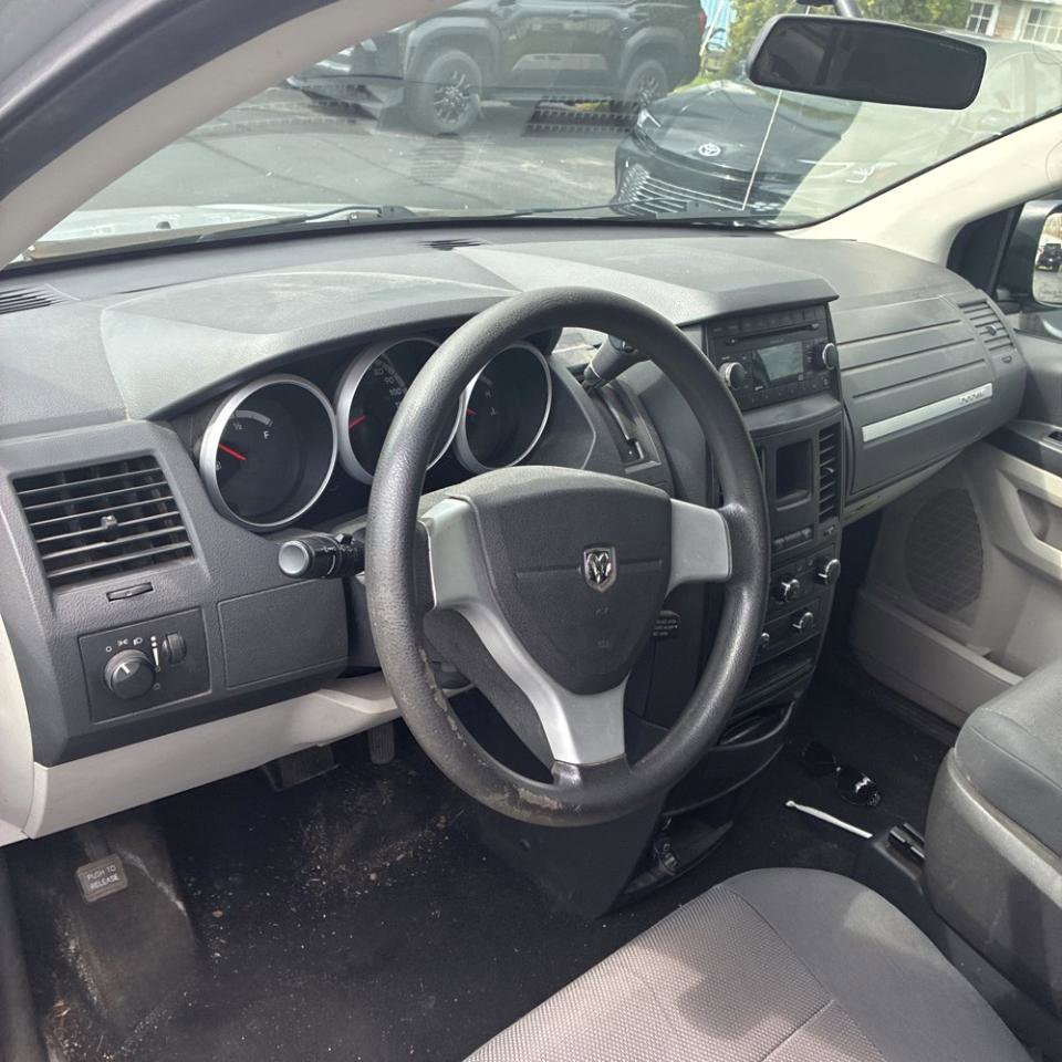 Used 2008 Dodge Grand Caravan SE image 16