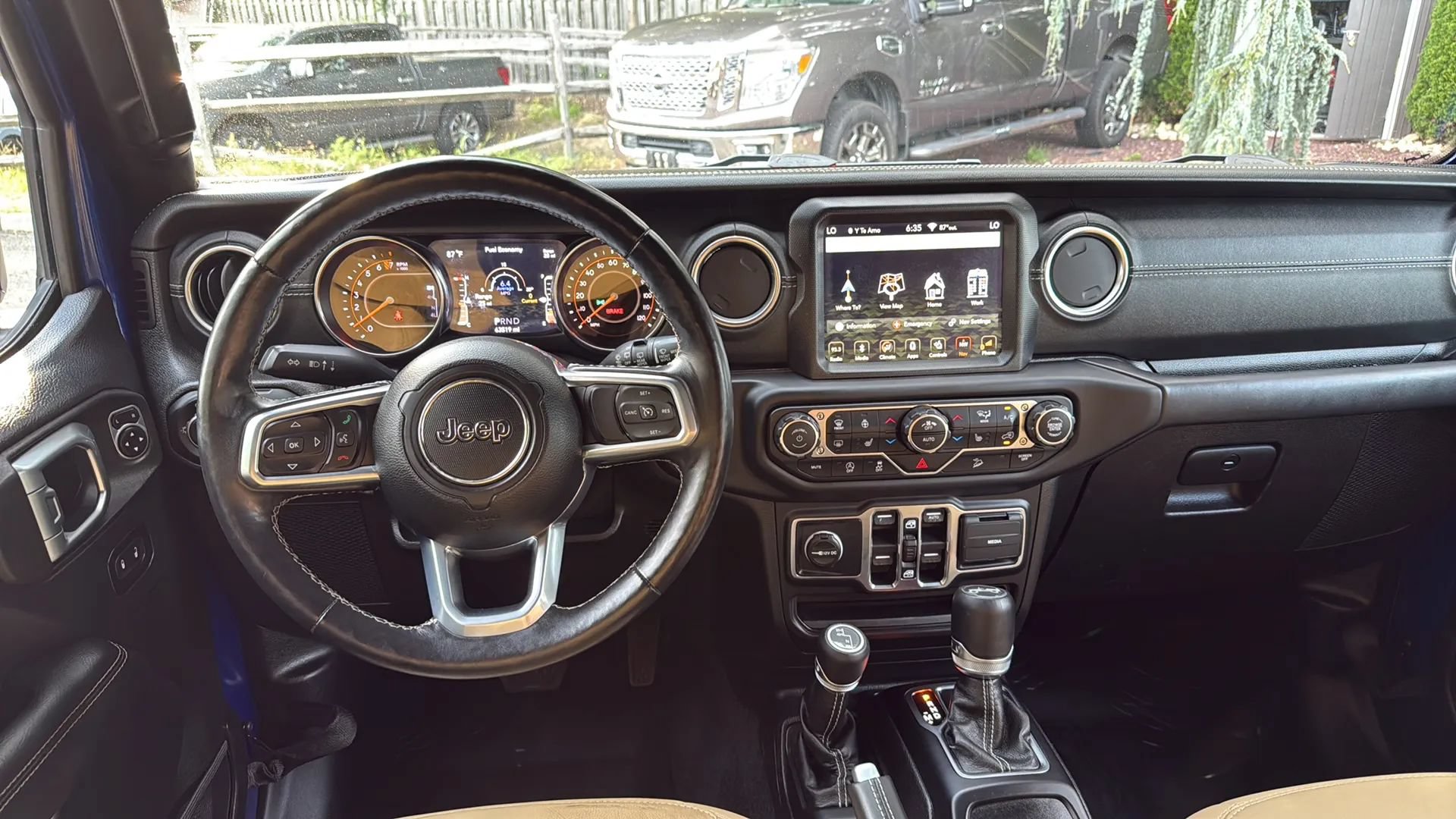 Used 2018 Jeep Wrangler Unlimited Sahara AWD/4WD image 25