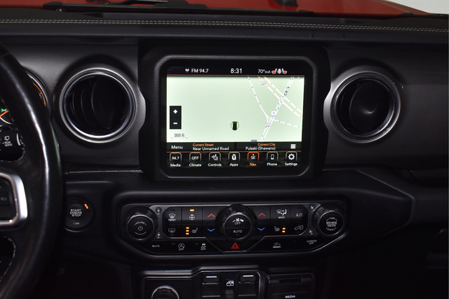 Used 2022 Jeep Wrangler Unlimited Sahara w/ Dual Top Group AWD/4WD image 27