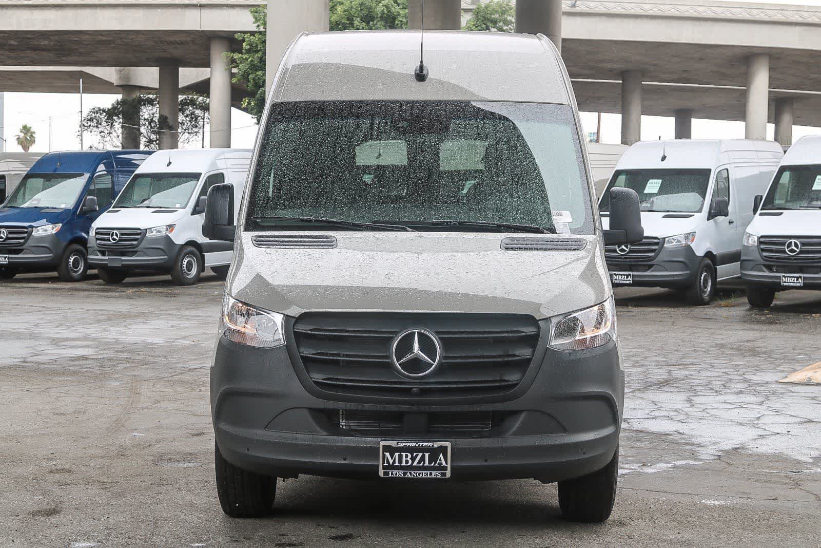 Used 2024 Mercedes-Benz Sprinter 2500 video 2