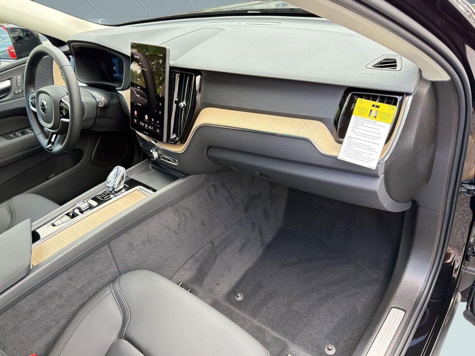 New 2026 Volvo XC60 B5 Plus w/ Climate Package AWD/4WD image 31