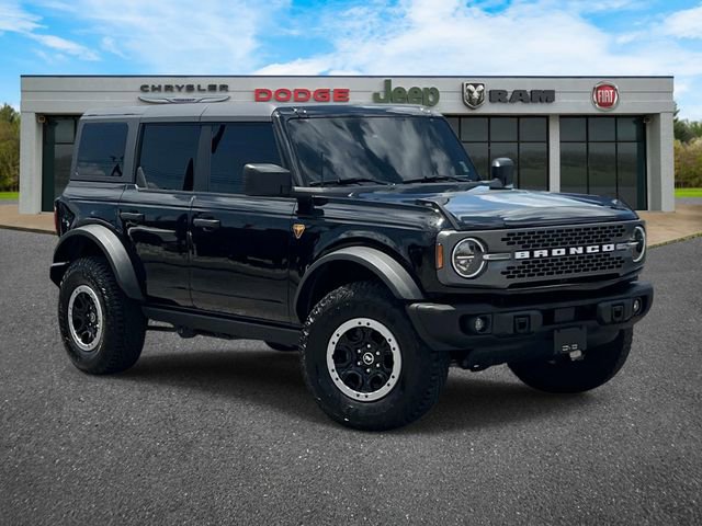 Used 2023 Ford Bronco Badlands w/ Sasquatch Package AWD/4WD image 2