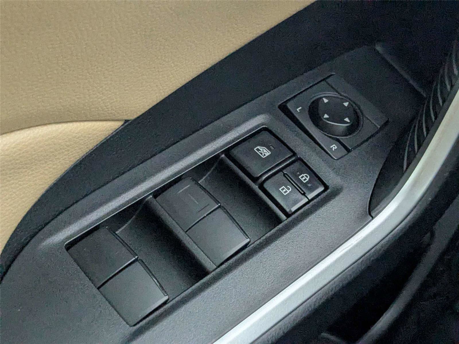 Used 2021 Toyota RAV4 XLE w/ Convenience Package image 16