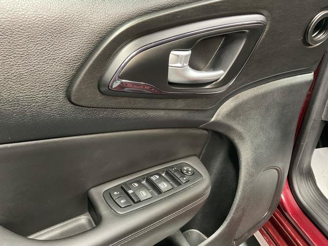 Used 2015 Chrysler 200 S w/ Comfort Group FWD image 11