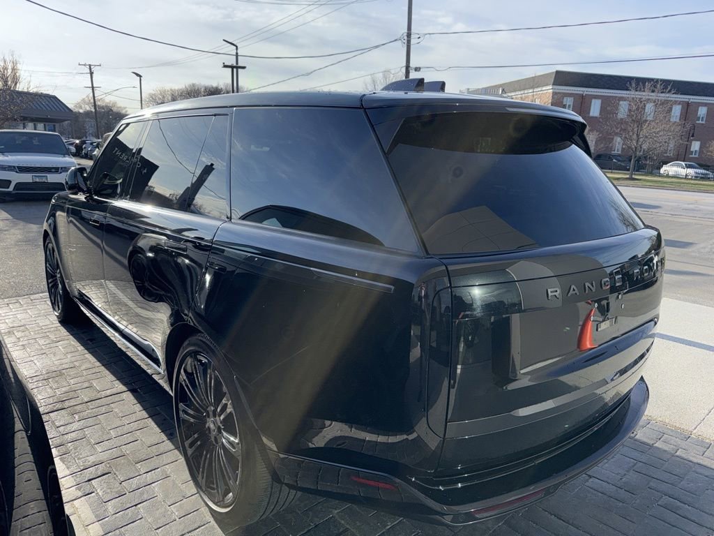 Used 2025 Land Rover Range Rover Long Wheelbase SE image 12