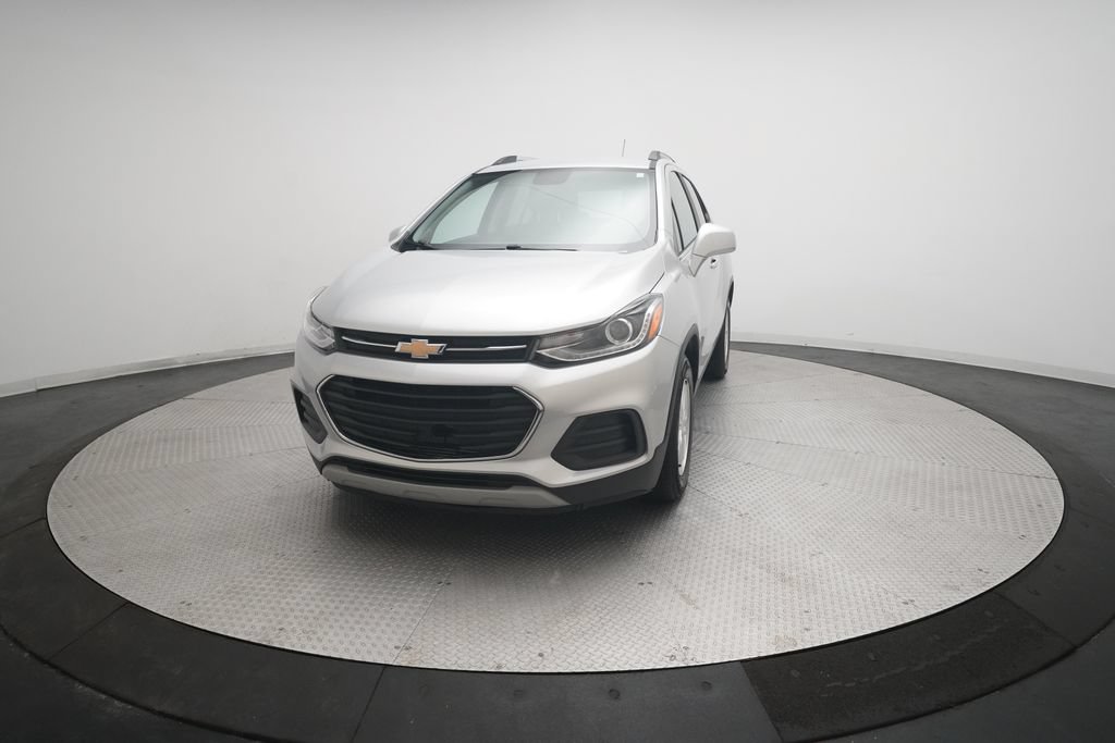 Used 2020 Chevrolet Trax LT w/ LT Convenience Package FWD image 12