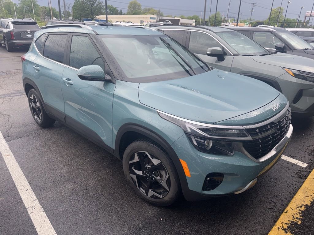 Used 2024 Kia Seltos EX FWD image 4