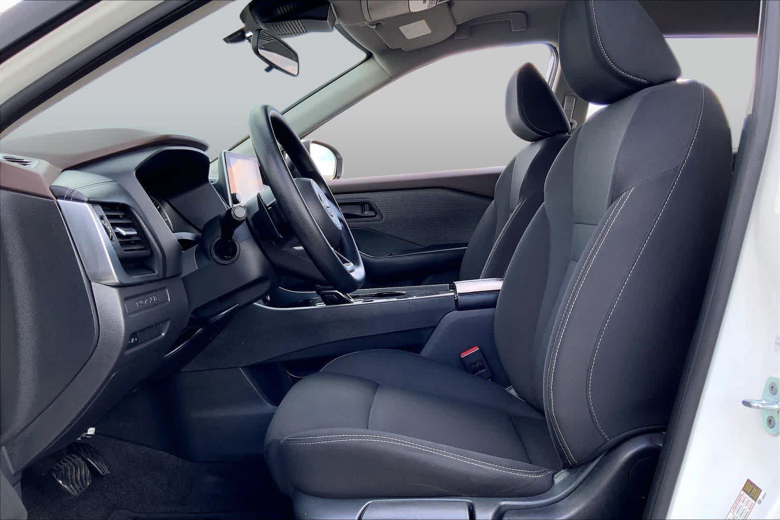 Used 2023 Nissan Rogue S FWD image 7