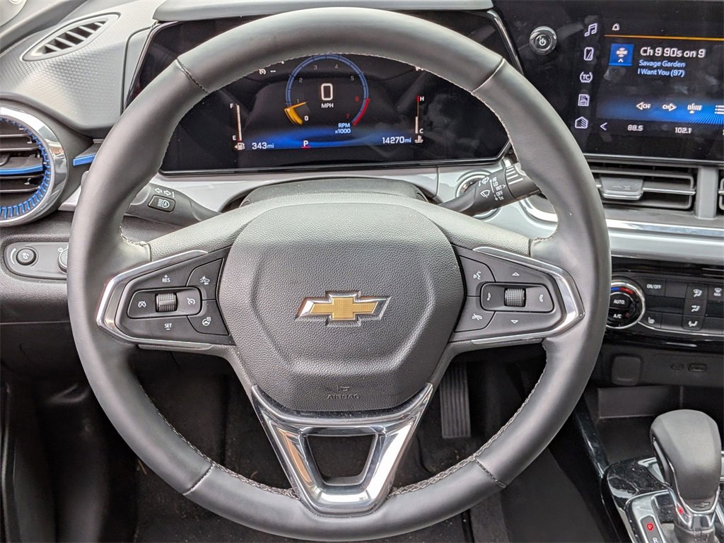 Used 2025 Chevrolet Trax LT w/ LT Convenience Package image 19