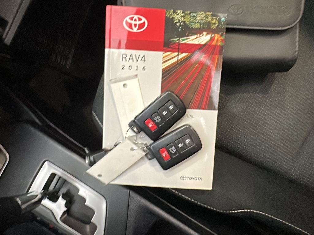 Used 2016 Toyota RAV4 XLE w/ Convenience Package image 27