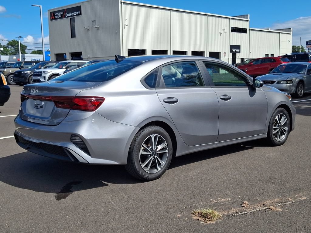 Used 2024 Kia Forte LXS w/ LXS Technology Package FWD image 9
