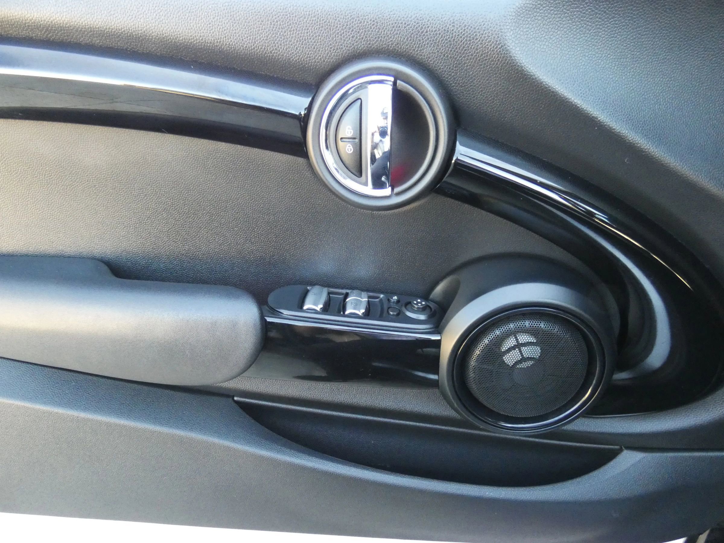 Used 2018 MINI Cooper S image 47