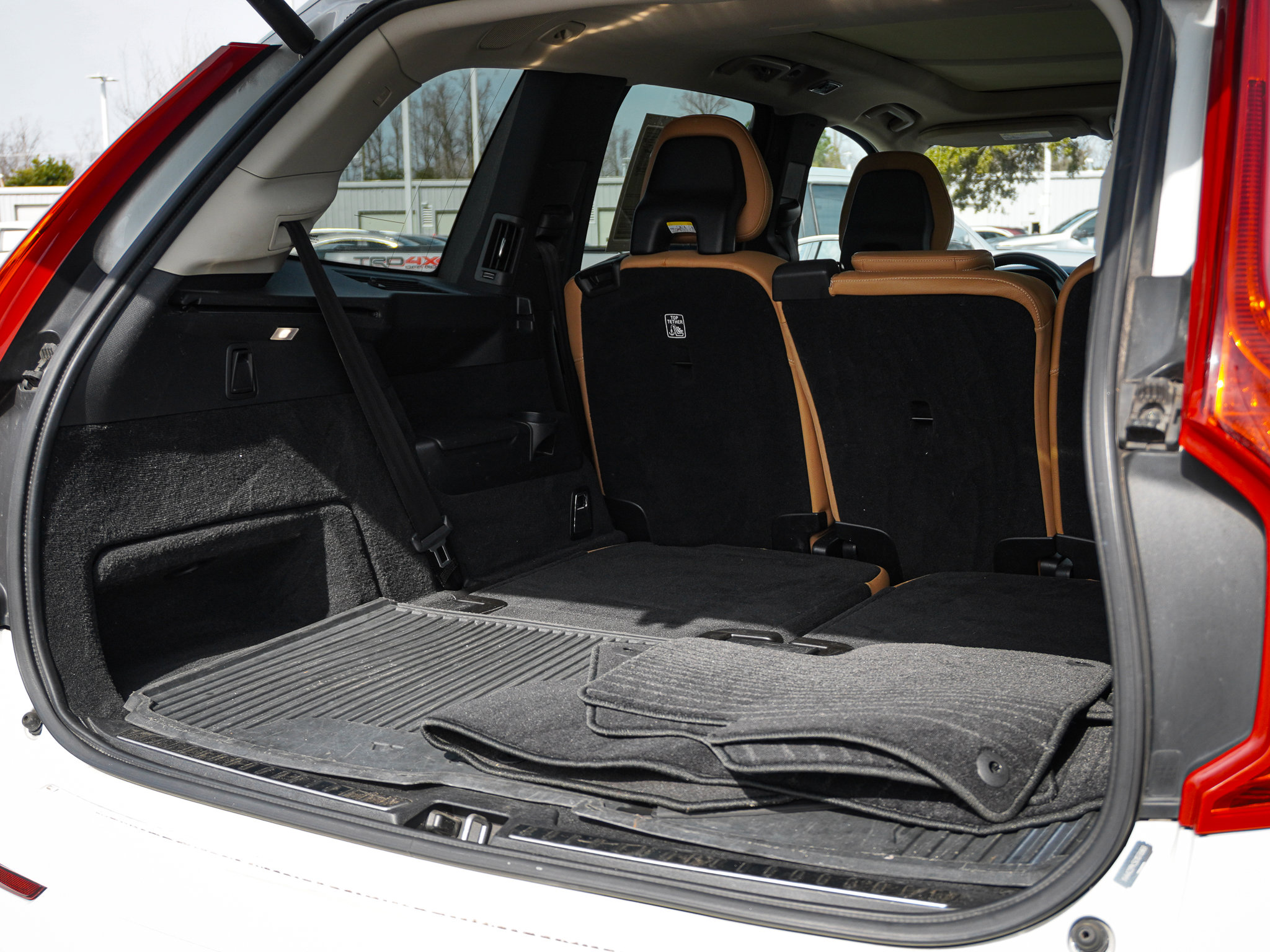 Used 2016 Volvo XC90 T6 Momentum w/ Protection Package Plus image 32