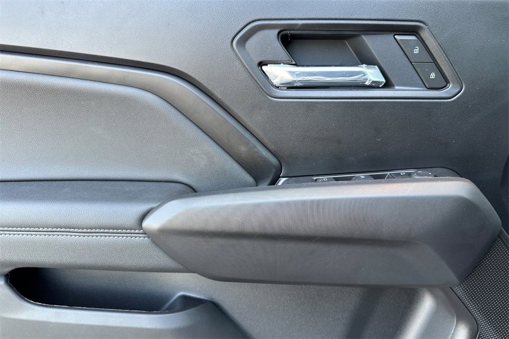 New 2025 GMC Canyon Elevation w/ Convenience Package image 9