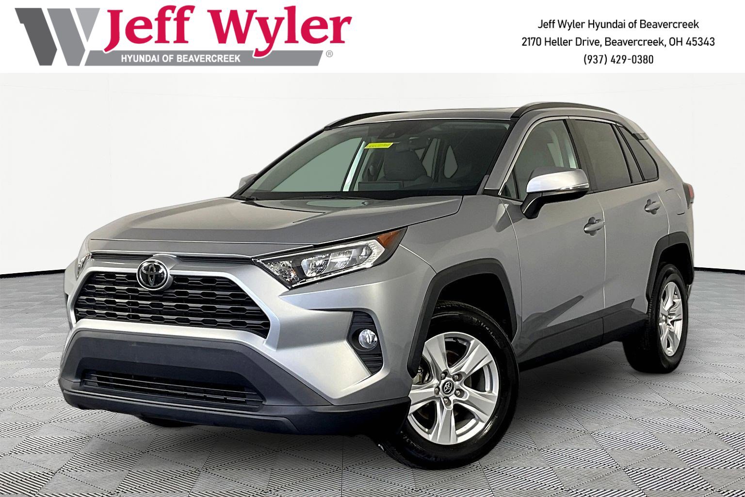 Used 2020 Toyota RAV4 XLE w/ Convenience Package FWD image 1